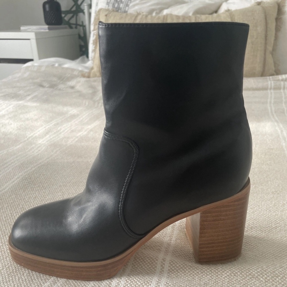 Shu Shop Vernita Black Boots Size 7.5  7 1/2 Wood Heel